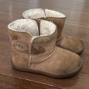 UGG Kids Chestnut Suede Shearling Booties